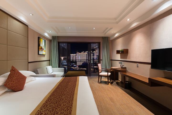 Room 15 of 68