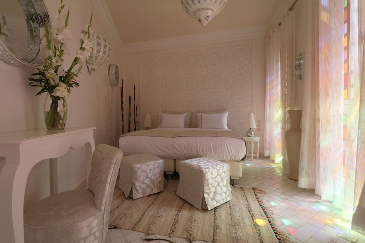 Room 7 of 129