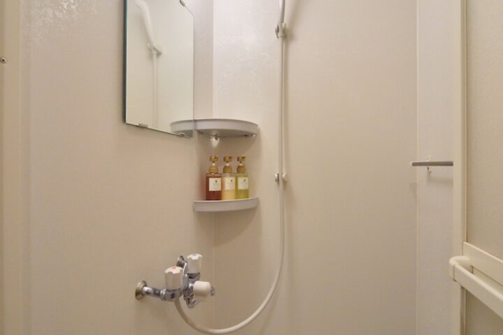 Room 16 of 48