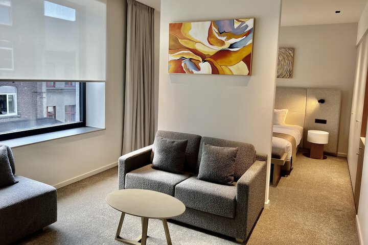 Room 9 of 105