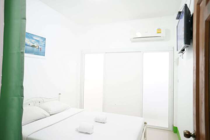 Room 6 of 43