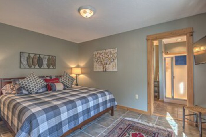 Room 25 of 31