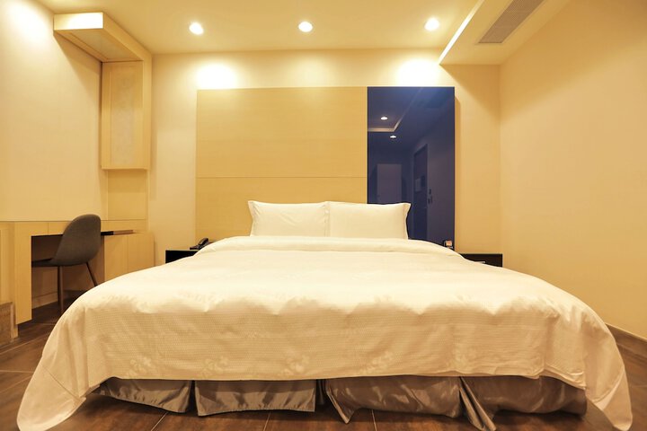 Room 13 of 78