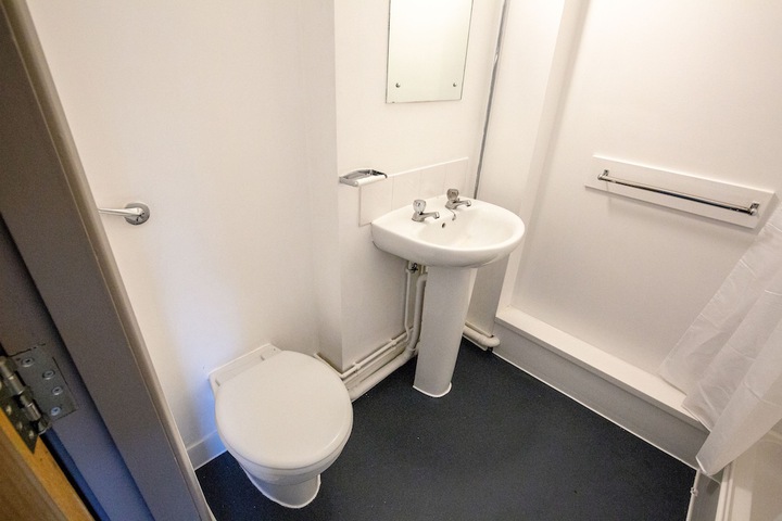 Room 14 of 21