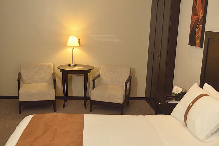 Room 15 of 62