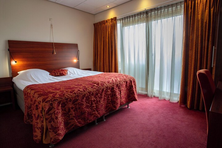 Room 7 of 40