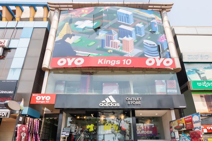 OYO 852 Kings 10