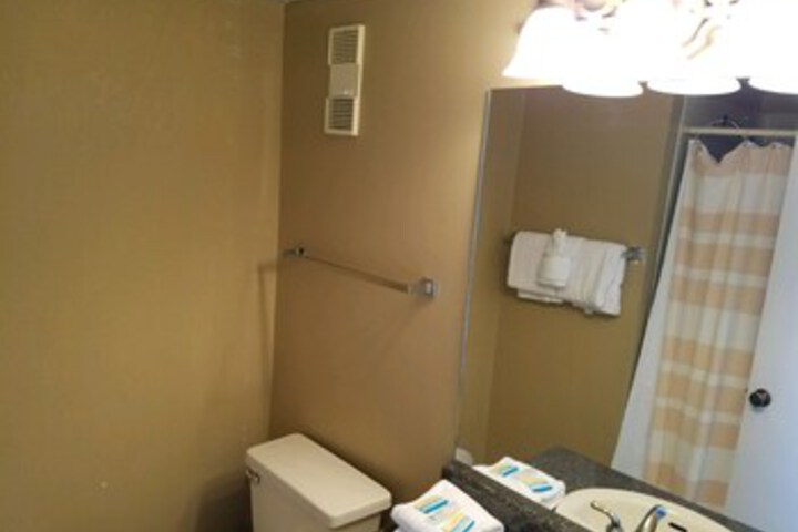 Room 8 of 25