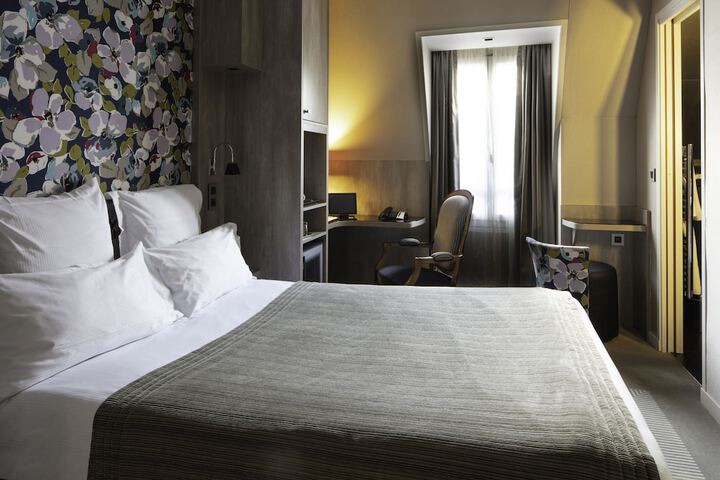 Room 10 of 74