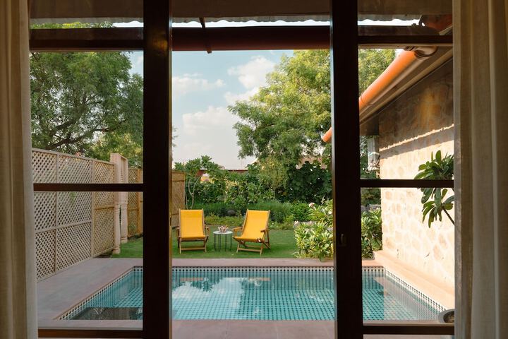 Pool 33 of 83