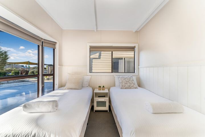 Room 26 of 211