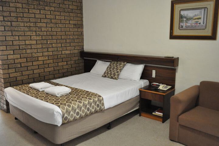 Room 15 of 42