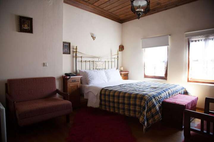 Room 13 of 26