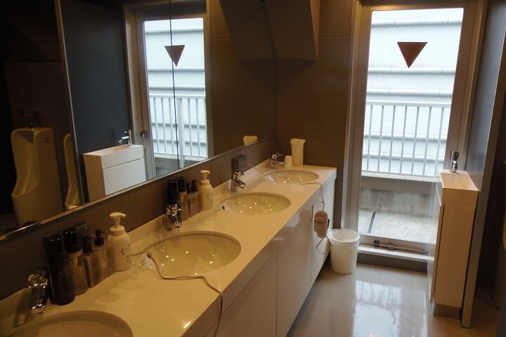 Room 5 of 19