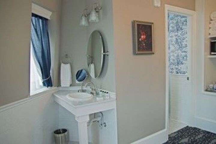 Room 6 of 47
