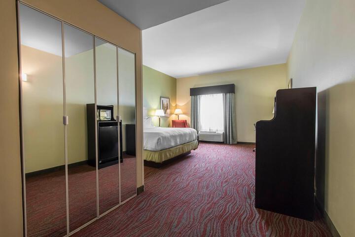 1 King Bed (6 of 12)