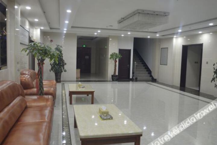 Hotel Interior 8 of 18