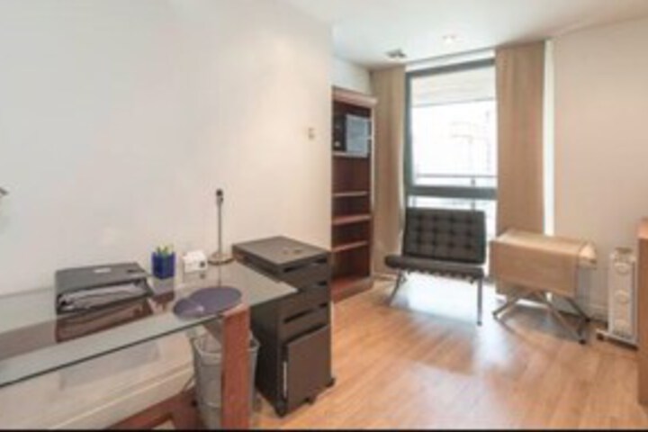 Room 10 of 19