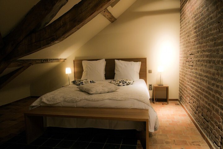 Room 16 of 47