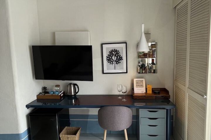 Room 51 of 144