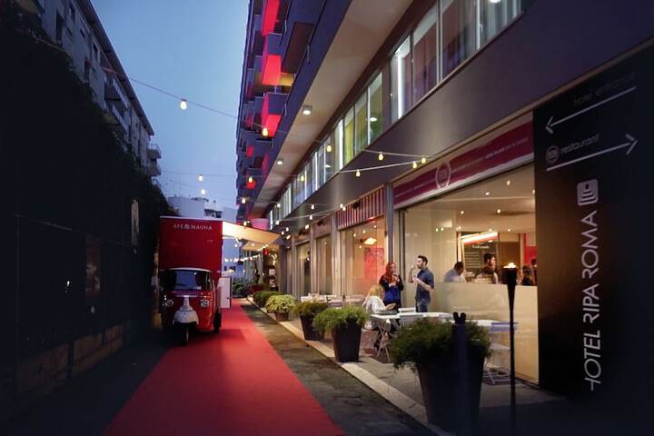 Hotel 99 of 99