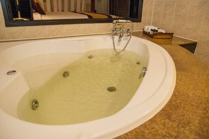 Hot Tub 24 of 43