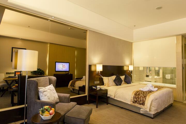 Room 5 of 33