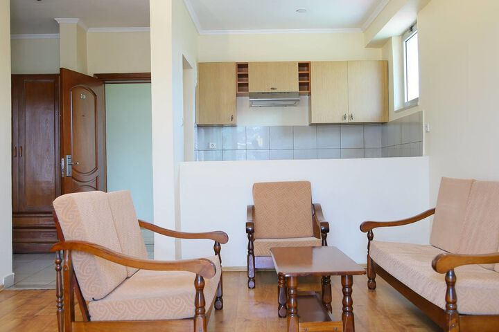 Room 8 of 18