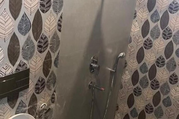 Room 30 of 43