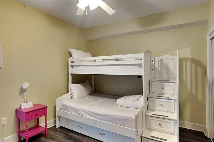 Room 10 of 217