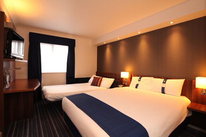 Room 13 of 78