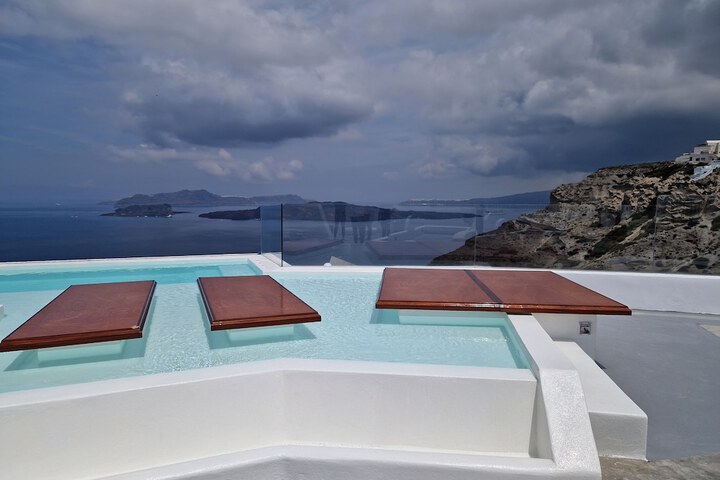 Pools & Facilities