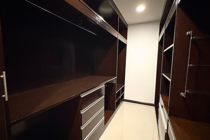 Room 22 of 78