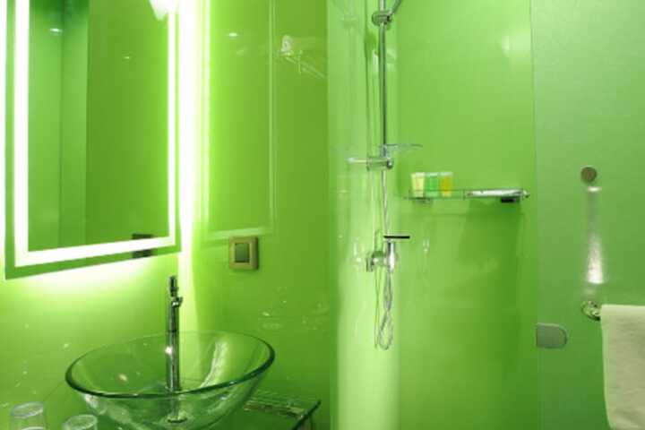 Clean Restrooms