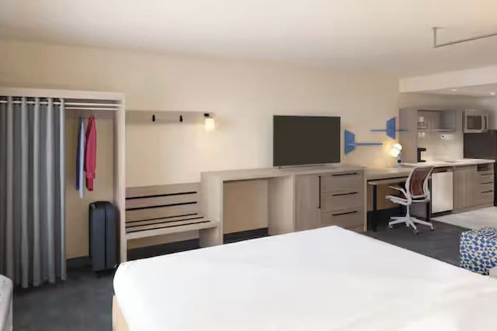 Room 9 of 47