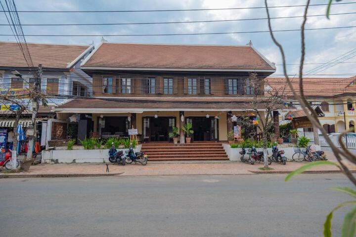 Bualuang Hotel
