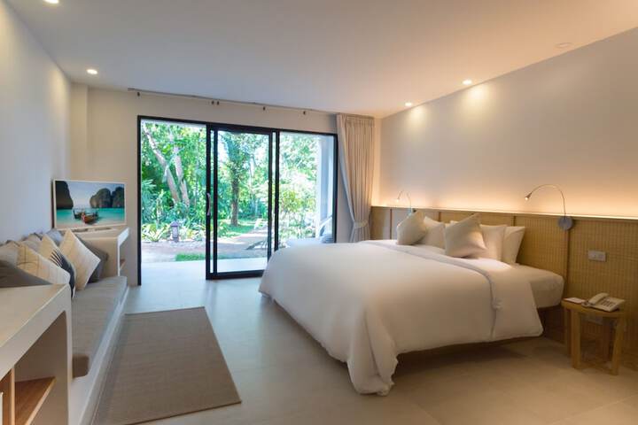 Room 14 of 183