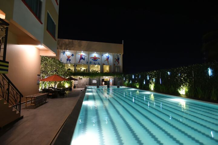 Hotel with Pool