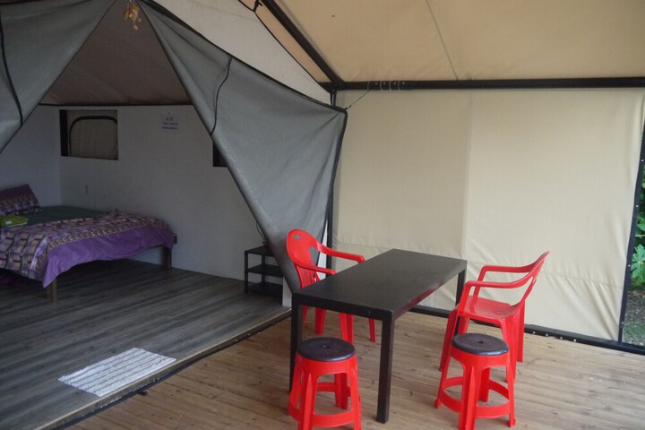 Room 3 of 53