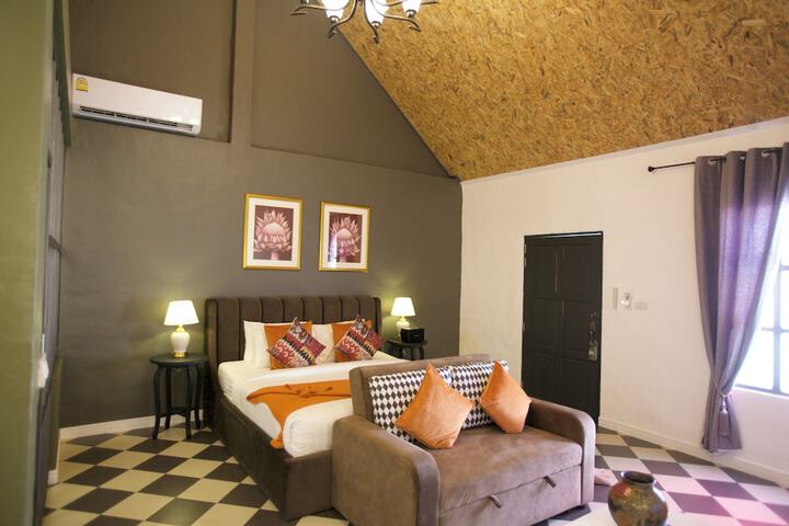 Room 28 of 145