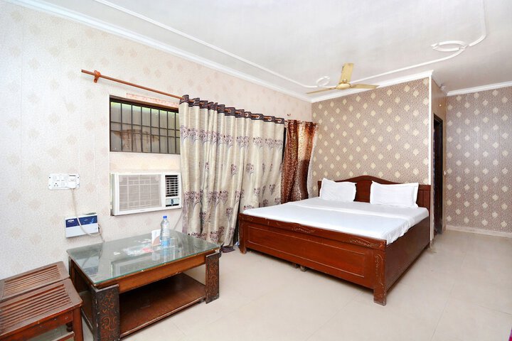 Room 6 of 26
