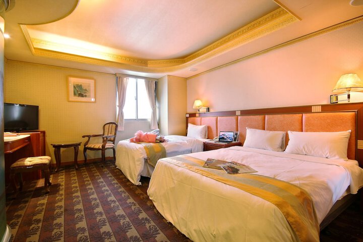 Room 16 of 32