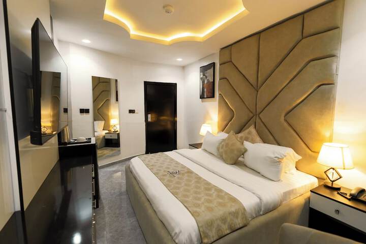Room 20 of 65