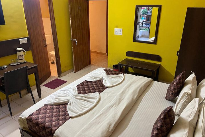 Room 3 of 7