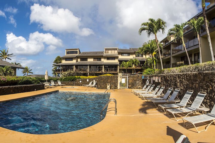 Hotel with Pool