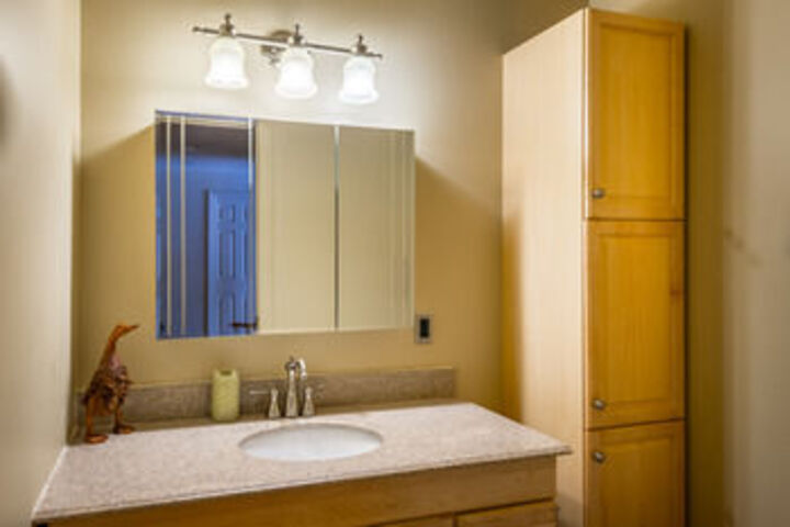 Room 8 of 34