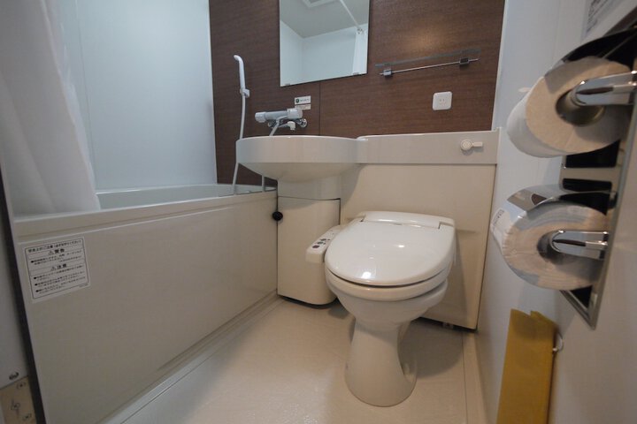 Room 15 of 27