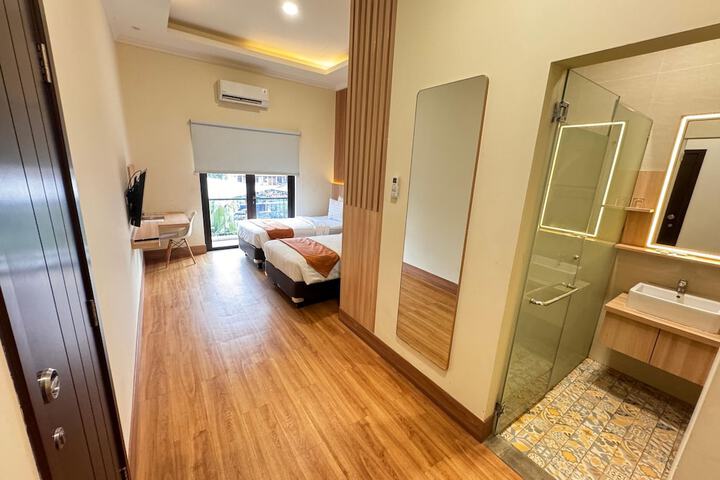 Room 6 of 85