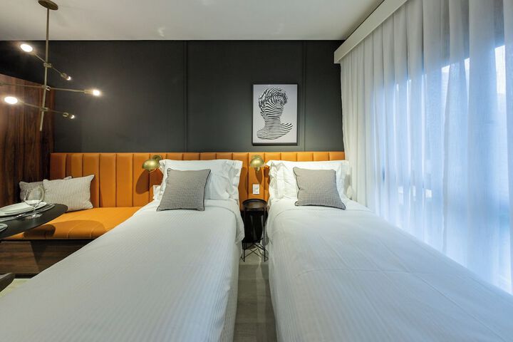 Room 40 of 184