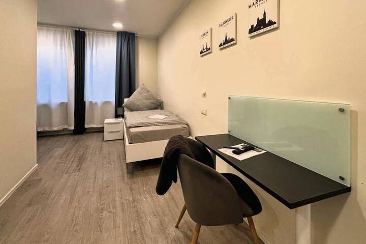 Room 36 of 60